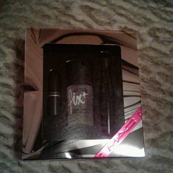 Mac prep+prime makeup set - Picture 1 of 2